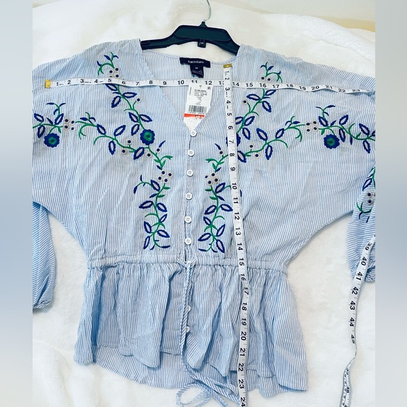 karen kane size XS Embroidered Blue stripesFloral Women's Top - Picture 8 of 8